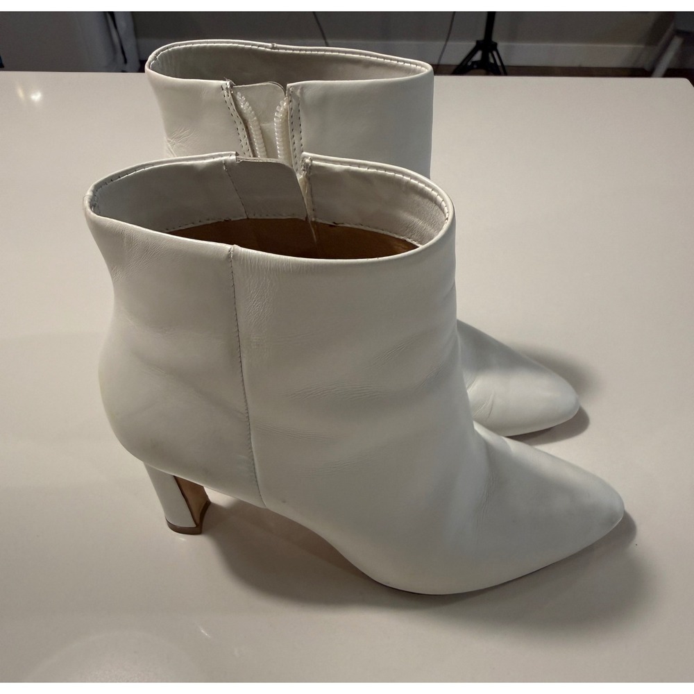 Antonio Melani White Leather Pointed Toe Ankle Boots 6M Kitten Heel